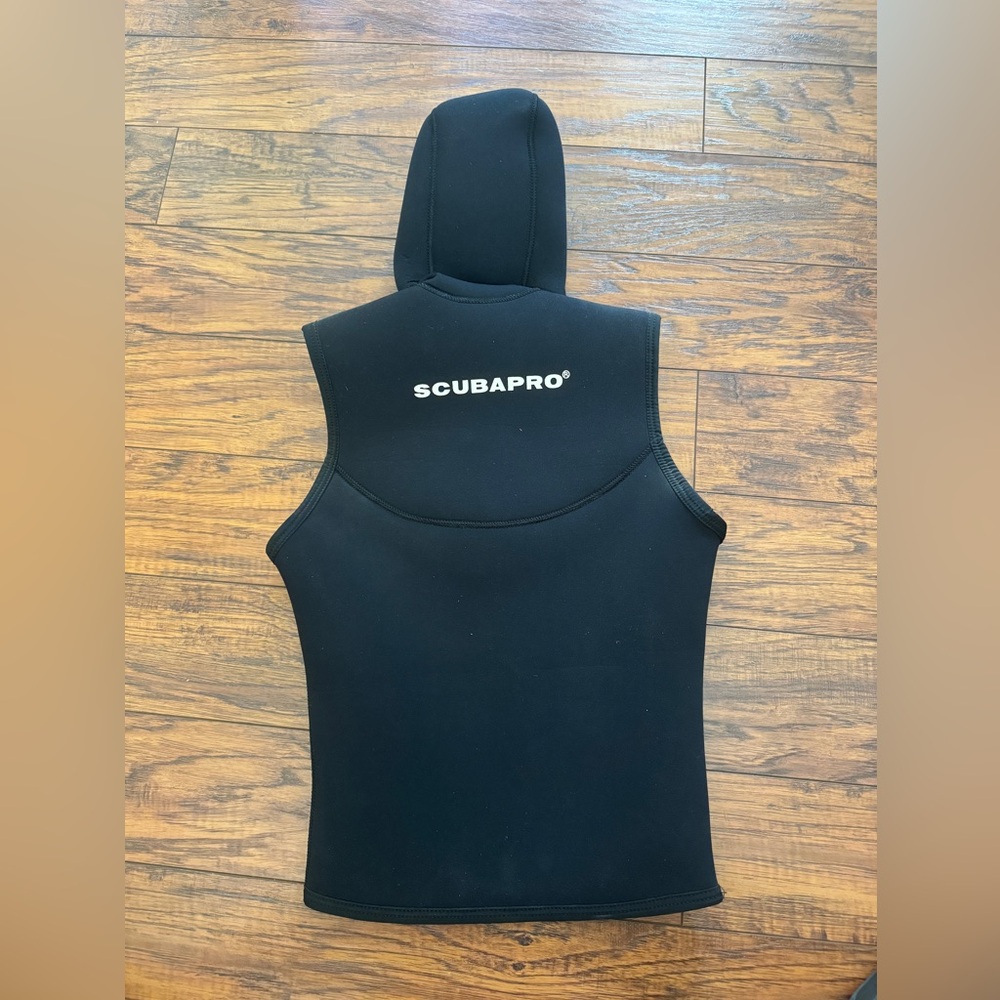Black Rash Guard Swim Top with Hood - Picture 2 of 4